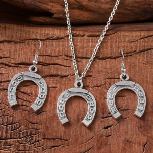 Horseshoe suit
