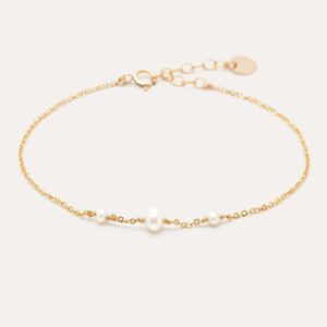 Three spaced pearl bracelet (imitation)