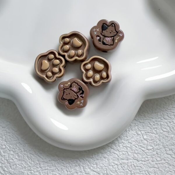 Wholesale Acrylic Cat Paw Loose Beads with Baking Paint Finish DIY Phone Charm and Bag Decor Accessories