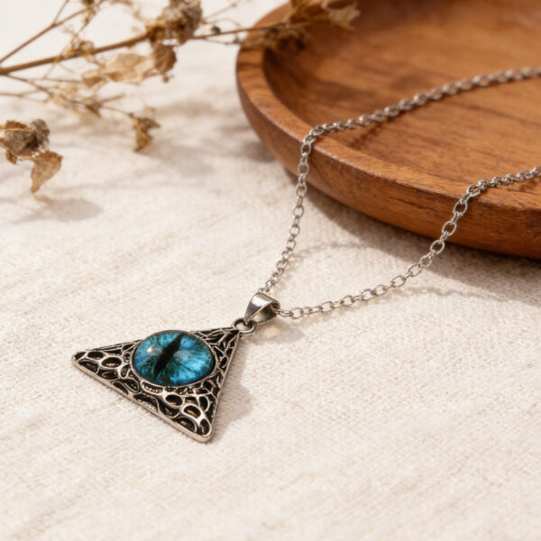 oly-49a870f8681d44f0143fa7296de635ba Wholesale Hip Hop Blue Eye Triangle Pendant Necklace Stylish Streetwear Jewelry Accessory Zinc Alloy Silver Finish Boutique Resale Gift
