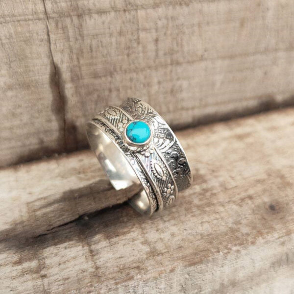 Wholesale Antique Finish Silver Tone Alloy Bohemian Vintage Embossed Turquoise Ring For Men And Women