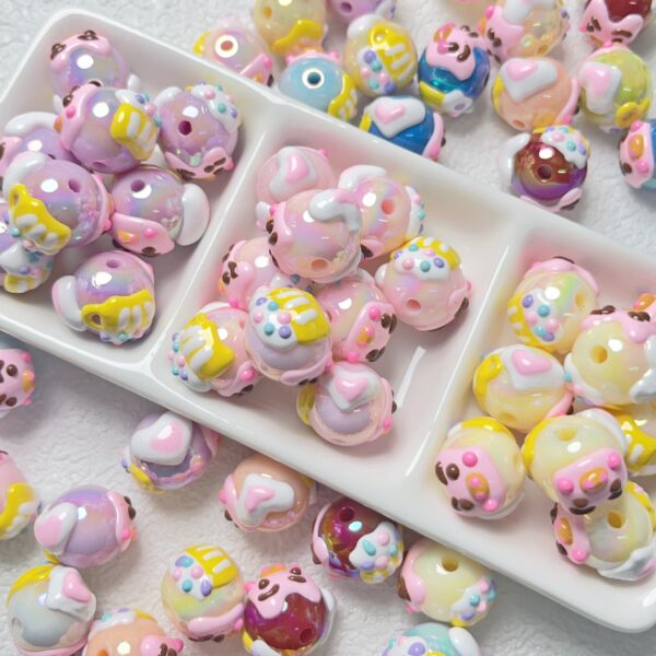 Wholesale Hand-Painted Love Pig Beads Plastic Resin DIY Jewelry Accessory for Bracelet Necklace Bag Charm Trendy Gift