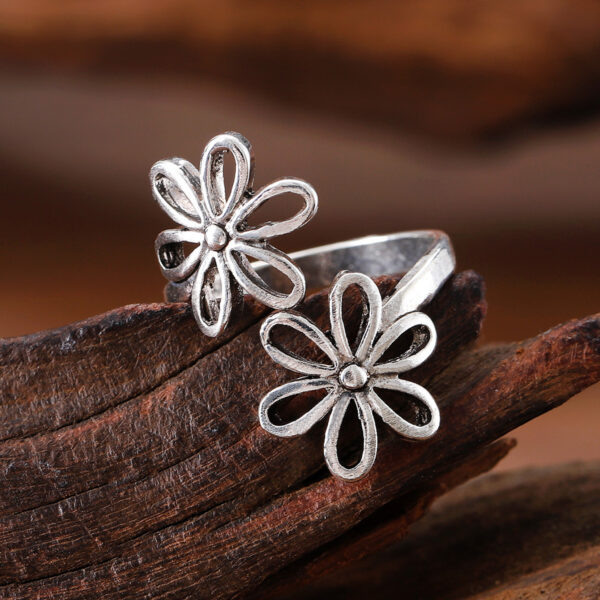 oly-4c33194f9f797af964f225a59ff7d55b Wholesale Vintage Chic Double Flower Hollow Ring Zinc Alloy Antique Silver Jewelry Accessory For Everyday Wear And Boutique Resale