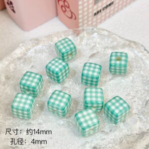 12-cyan checkered squares / The size is about 14mm, the hole diameter is about 4mm (sold by piece)