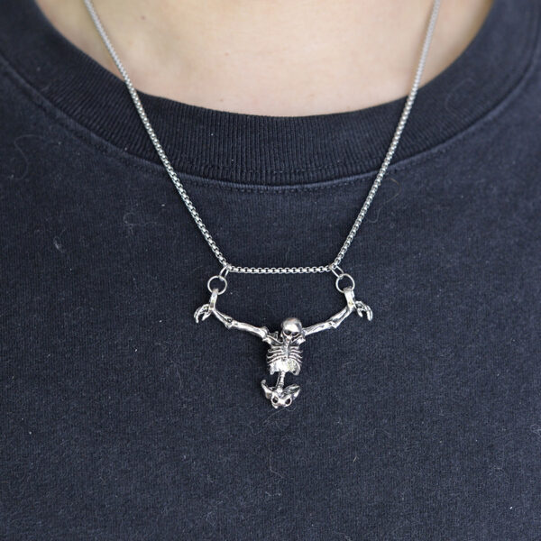 oly-4c8f861c7881c4fa7d3f105a42b98407 Wholesale Antique Silver Skull Pendant Necklace Gothic Halloween Style Punk Jewelry Accessory For Gift Boutique Resale