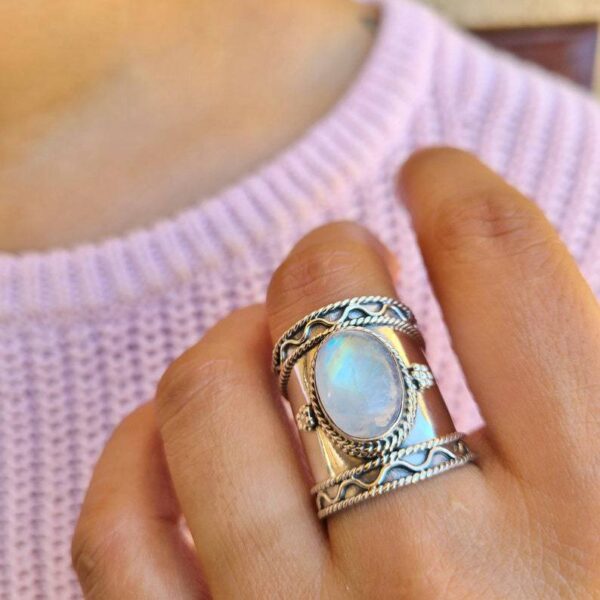 oly-4d293929e671fb5c2859cc32922fe593 Wholesale Bohemian Vintage Moonstone Ring Silver Geometric Mesh Party Gift Fashion Accessory
