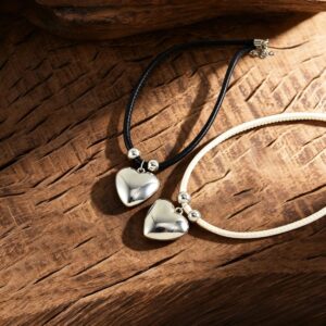 oly-4eb2d6eda98f6c3981f43038b14c81ee Wholesale Vintage Heart Pendant Necklace Black Rope Chain Zinc Alloy Stylish Jewelry Accessory