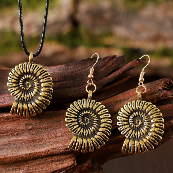 oly-50e5837c68db91dafd76b7de0af28955 Wholesale Vintage Conch Shell Pendant Earrings And Necklace Set Zinc Alloy Electroplated Fashion Jewelry For Women Boutique Resale Accessory