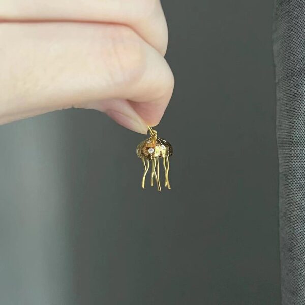 Wholesale Summer Beach Octopus Jellyfish Pendant Necklace Baroque Natural Pearl Copper Chain Stylish Fashion Jewelry Accessory For Gift