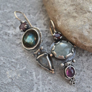 oly-55d26086c8719fff1765eeedce3083fa Wholesale Retro Asymmetrical Drop Earrings Alloy Women S Jewelry With Multicolor Stones Fashion Accessory For Boutique Resale