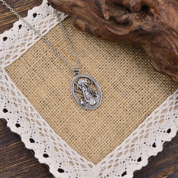 oly-5626a91147f4fa879b323a8379e599da Wholesale Antique Silver Finish Zinc Alloy Oval Witch Pendant Necklace Trendy Jewelry Accessory For Gift And Boutique Resale