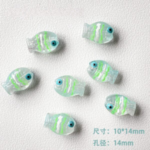 05-light green / The size is about 10*14mm, the aperture is about 1.4mm