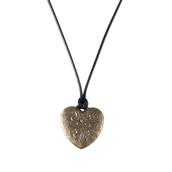 oly-576f7f7e3955f4b025b39ca8aedc188a Wholesale Vintage Chinese Heart Pendant Necklace Antique Gold Zinc Alloy Vine Pattern Wax Rope Collarbone Chain Fashion Jewelry Accessory