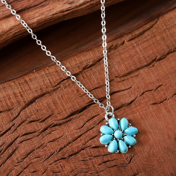 oly-5b9adba7d4fd8d4c799c242e06ff6b88 Wholesale Bohemian Turquoise Flower Necklace Vintage Alloy Pendant Jewelry Accessory For Women
