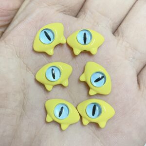 06-Yellow Blue Eyes