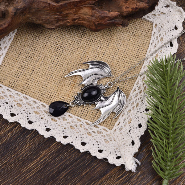 Wholesale Gothic Bat Wing Gemstone Pendant Necklace Vintage Halloween Jewelry For Everyday Layering