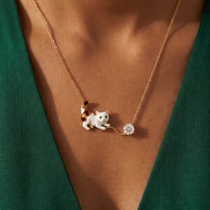 Cat with upright tail and right round diamond necklace
