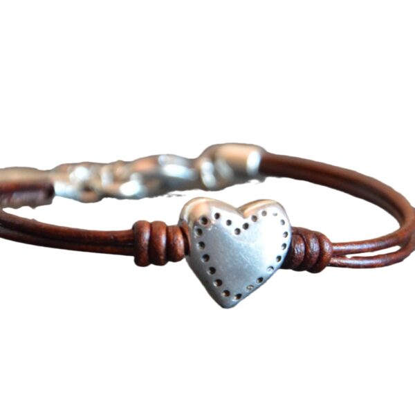 Wholesale Bohemian Retro Heart Leather Bracelet Silver Tone Metal Finish Minimalist Casual Everyday Wear