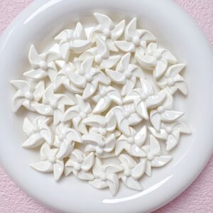 01-off-white / Size is about 22mm, hole diameter is about 3mm