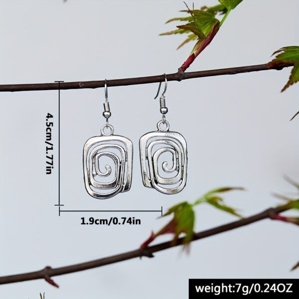 Wholesale Retro Spiral Hollow Square Alloy Earrings Chic Geometric Moon Design Jewelry Accessory For Party Wear