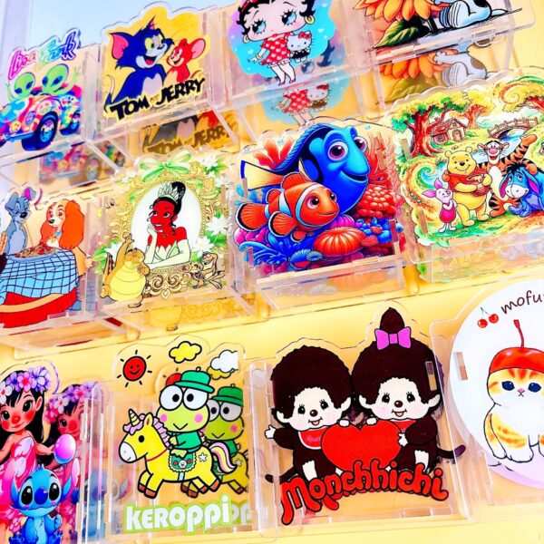 oly-6a383d06222c8595ed082c7e97a12a22 Wholesale Modern Acrylic Pen Holder Desk Organizer Cute Character Design Home Office Decor Boutique Gift OLY Exclusive