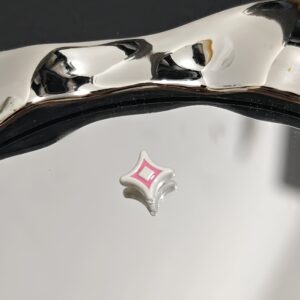 05-off-white / Size is about 10mm, hole diameter is about 2mm
