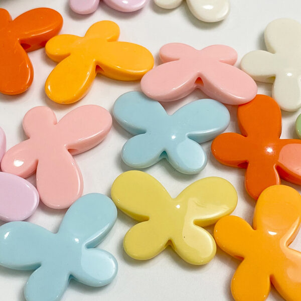 oly-6ab67e8a126dafaa417c6dabe753314b Wholesale Macaron Butterfly Acrylic Loose Beads DIY Phone Charm Jewelry Accessory Boutique Gift