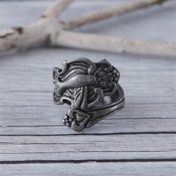 oly-6bb05fb806337ec53dcdc87e555237e4 Wholesale Retro Sunflower Flower Ring Vintage Adjustable Open Ring Zinc Alloy Everyday Jewelry Accessory