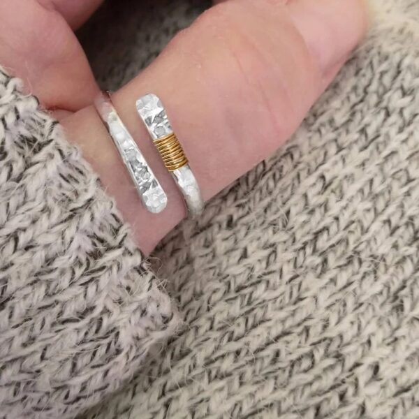 oly-6c21b1a40f4c3047ae733f667c475b17 Wholesale Retro Bohemian Two Tone Hammered Open Ring For Women Adjustable Zinc Alloy Jewelry Accessory