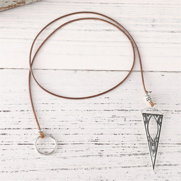 oly-6c5eeaf9d50f34f708d5b3c2d2f03ba9 Wholesale Retro Ethnic Hollow Triangle Pendant Necklace Antique Silver Alloy For Daily Wear Fashion Jewelry Accessory