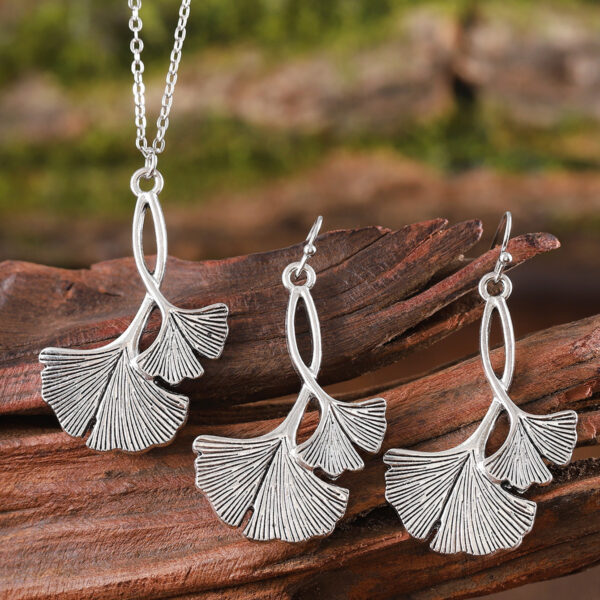 oly-6d9e37bea700c2e7b8050c9f00a80ee8 Wholesale Zinc Alloy Retro Ginkgo Leaf Pendant Earrings Necklace Set Trendy Jewelry Accessory For Everyday Wear