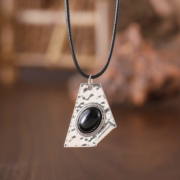 oly-6e8b1ccbd89efd0e69a27a2c1afc2e93 Wholesale Irregular Geometric Black Gemstone Jewelry Set Pendant Earrings Necklace Fashion Accessory Gift