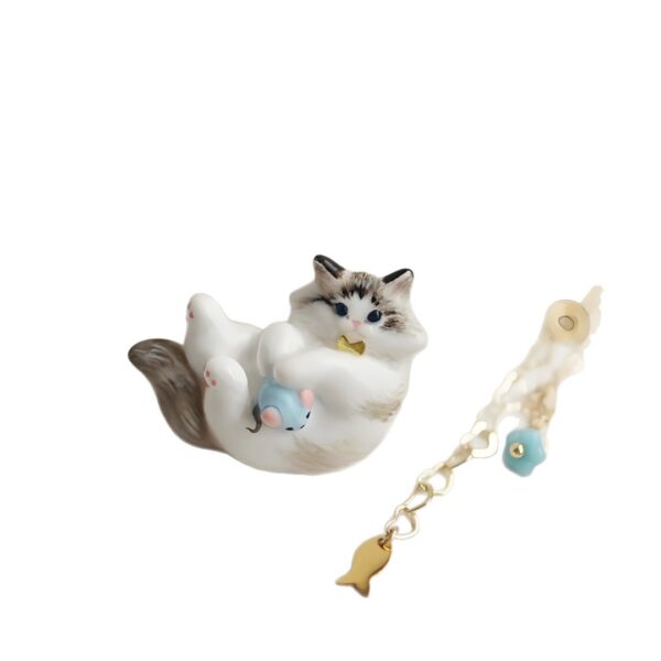 Wholesale Cute Lying Cat Pendant Necklace Copper Electroplated Cartoon Design Jewelry Accessory For Women