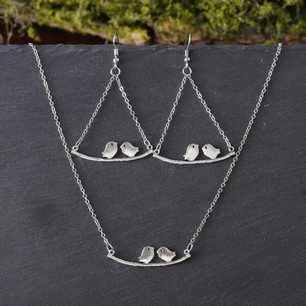 Wholesale Zinc Alloy Love Bird Pendant Earrings And Necklace Set Retro Minimalist Jewelry For Party And Daily Wear