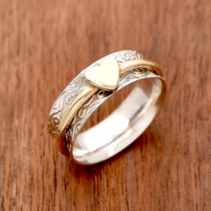 oly-7348c0e42c6ca18ee589a8c3e60f6de0 Wholesale Alloy Silver Tone Vintage Bohemian Heart Ring For Women Fashion Jewelry Gift