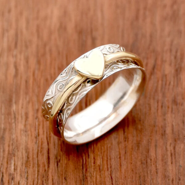 Wholesale Alloy Silver Tone Vintage Bohemian Heart Ring For Women Fashion Jewelry Gift