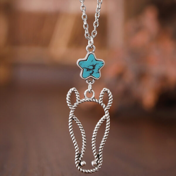 oly-74ca32b7c237fdd23445166a638d837c Wholesale Vintage Boho Horse Head Pendant Necklace Zinc Alloy Antique Silver Finish Turquoise Inlay Fashion Accessory