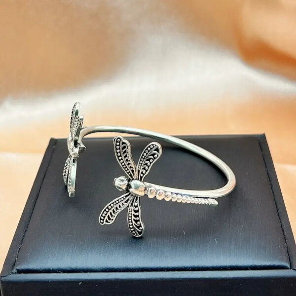 oly-754f4653793077cb2d7c04ba97757041 Wholesale Vintage Dragonfly Open Cuff Bracelet For Women Bohemian Silver Electroplated Metal Fashion Accessory For Resale Or Gift