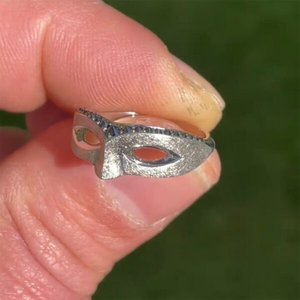 oly-7788276f3ad2afbc234b16d5278efef6 Wholesale Vintage Masquerade Mask Ring Electroplating Copper Jewelry Accessory For Everyday Wear