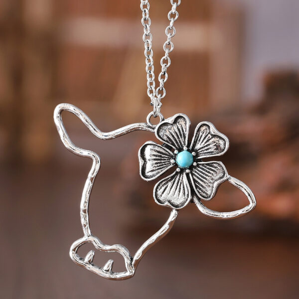 Wholesale Retro Geometric Hollow Flower Zodiac Pendant Necklace In Zinc Alloy Trendy Jewelry Accessory For Resale