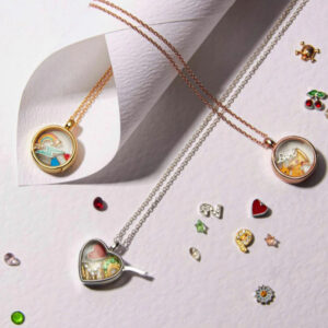 Steel-colored heart glass open/closed necklace