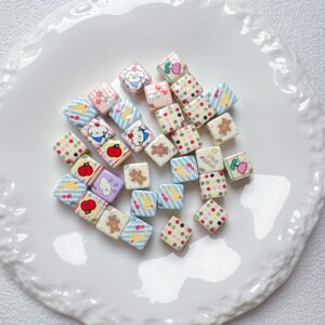 10-randomly mix colors / Size is about 14mm, hole diameter is about 4mm