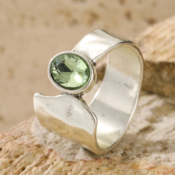 Wholesale Retro Hammered Green Gemstone Ring For Women Silver Alloy Fashion Jewelry Accessory Casual Everyday Wear