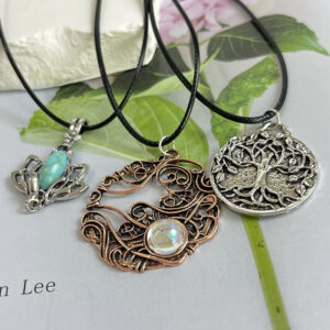 Wholesale Vintage Tree Flower Pendant Necklace Turquoise Stone Jewelry Accessory Gift For Women