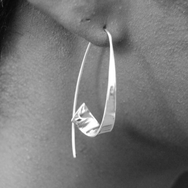 Wholesale Retro Geometric Hoop Earrings Spiral Polished Alloy Party Wear Jewelry Accessory