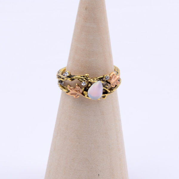 oly-84add85c1c16302bbd81ab36b4590099 Wholesale Vintage Maple Leaf Gold Ring Distressed Finish Women S Fashion Jewelry Accessory For Everyday Wear