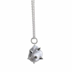 Silver-gray multi-pronged metal necklace