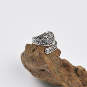 A ring with a tree of life pattern