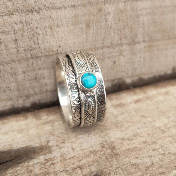 Wholesale Antique Finish Silver Tone Alloy Bohemian Vintage Embossed Turquoise Ring For Men And Women