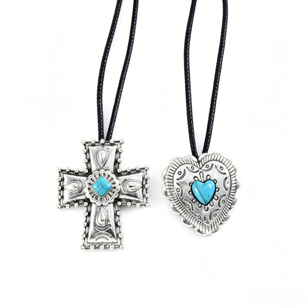 Wholesale Simple Retro Gothic Cross Pendant Necklace With Turquoise Heart Bohemian Style Fashion Gift Accessory